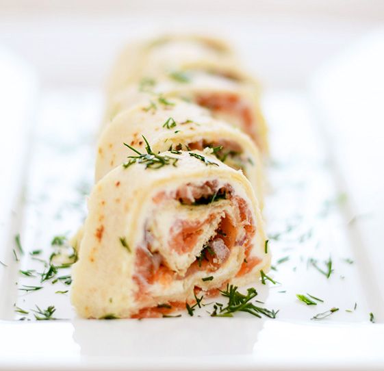 Rezeptbild: Smoked Salmon Rolls // Lachsröllchen