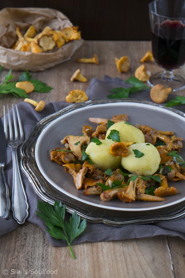 Rezeptbild: Gefüllte Gnocchi mit Pfifferlingragout