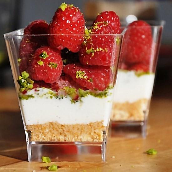 Rezeptbild: Verrine mit Himbeere und Pistazien