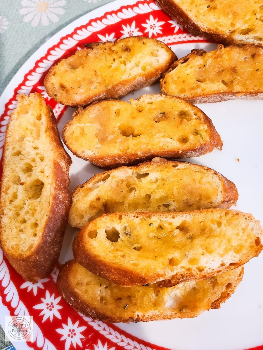 Rezeptbild: Knoblauch Butter fuer Knoblauchbrot und mehr