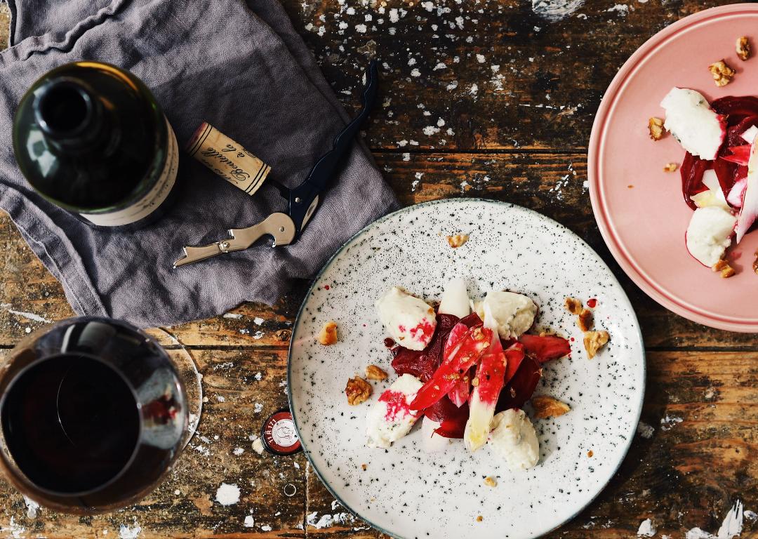 Rezeptbild: Marinierte Rote Bete- Spargel- Türmchen mit Roquefort-Mousse