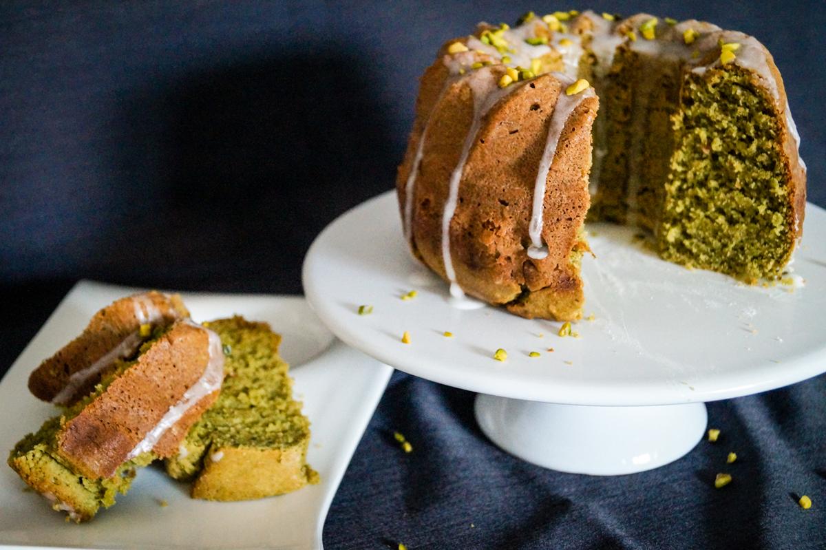Rezeptbild: Avocado-Guglhupf mit Tonkabohne und Kokosblütenzucker
