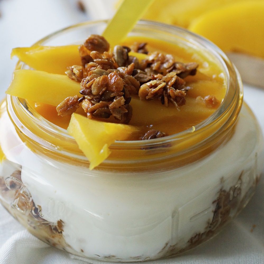 Rezeptbild: Nuss-Granola mit Mango 