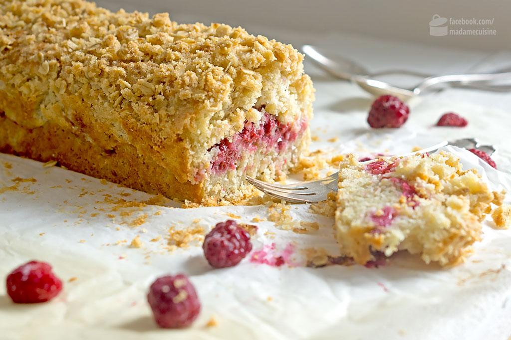 Rezeptbild: Knuspriger Haferflockenkuchen mit Himbeeren