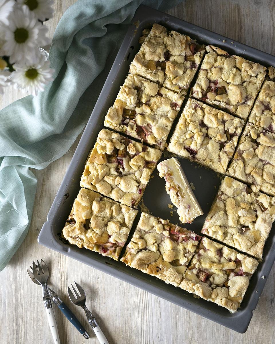 Rezeptbild: Einfacher Rhabarber-Streuselkuchen vom Blech