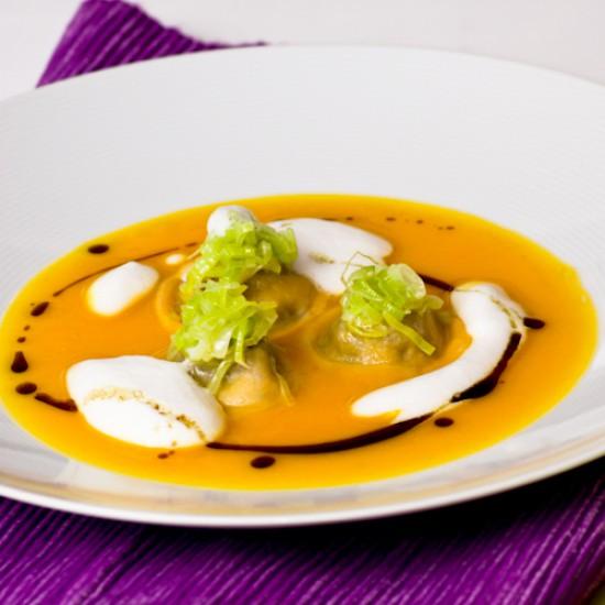 Rezeptbild: Kürbissuppe mit Blutwurstravioli