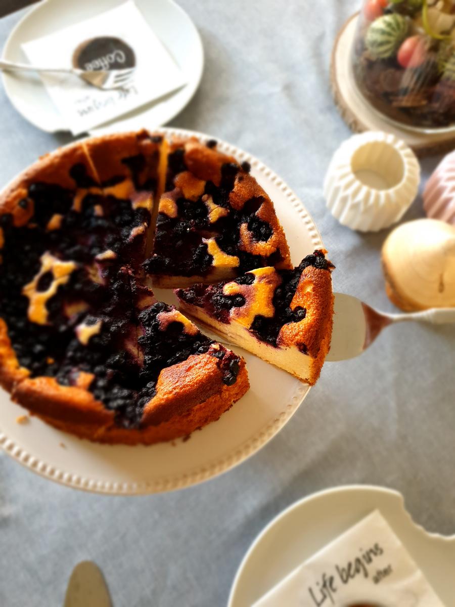 Rezeptbild: Skyr Käsekuchen mit Agavendicksaft und Blaubeeren
