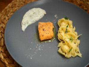 Rezeptbild: LACHS, ALBAÖL, TAGLIATELLE, DILLQUARK
