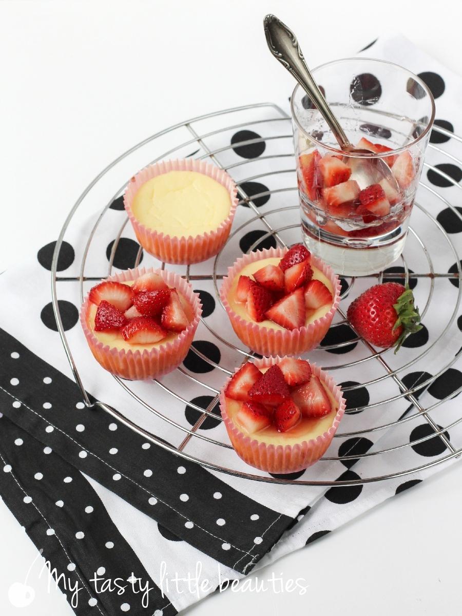 Rezeptbild: Mini Erdbeer-Cheesecakes