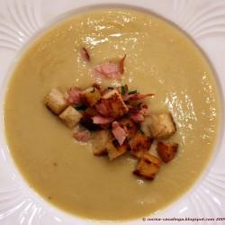 Rezeptbild: Rosen- und Blumenkohl-Suppe
