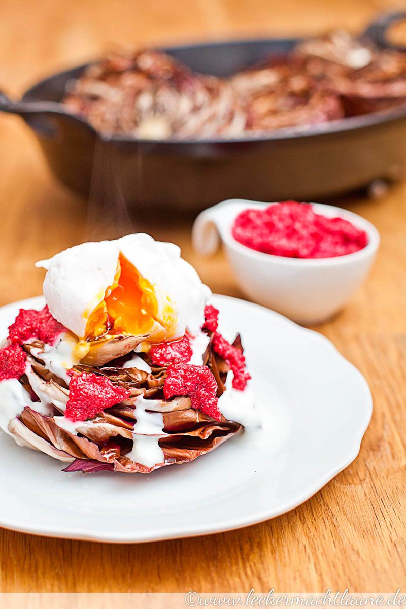 Rezeptbild: Rote-Beete-Pesto auf Ofen-Radicchio