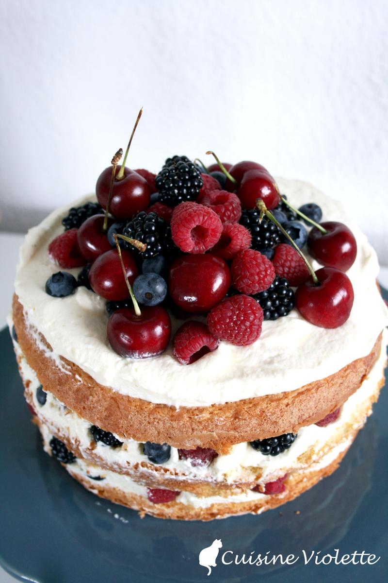 Rezeptbild: Naked Cake mit frischen Beeren