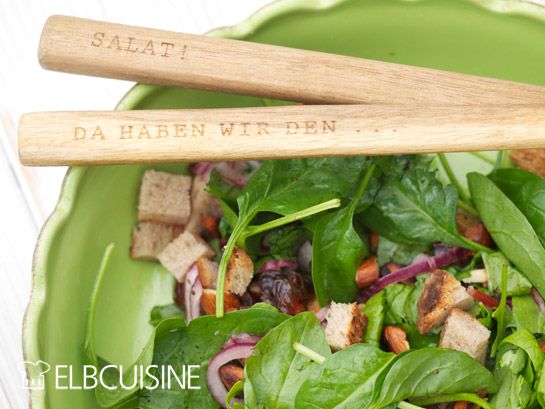 Rezeptbild: Popeye’s Lieblingssalat – frischer Spinat mit Datteln und Mandeln nach Ottolenghi