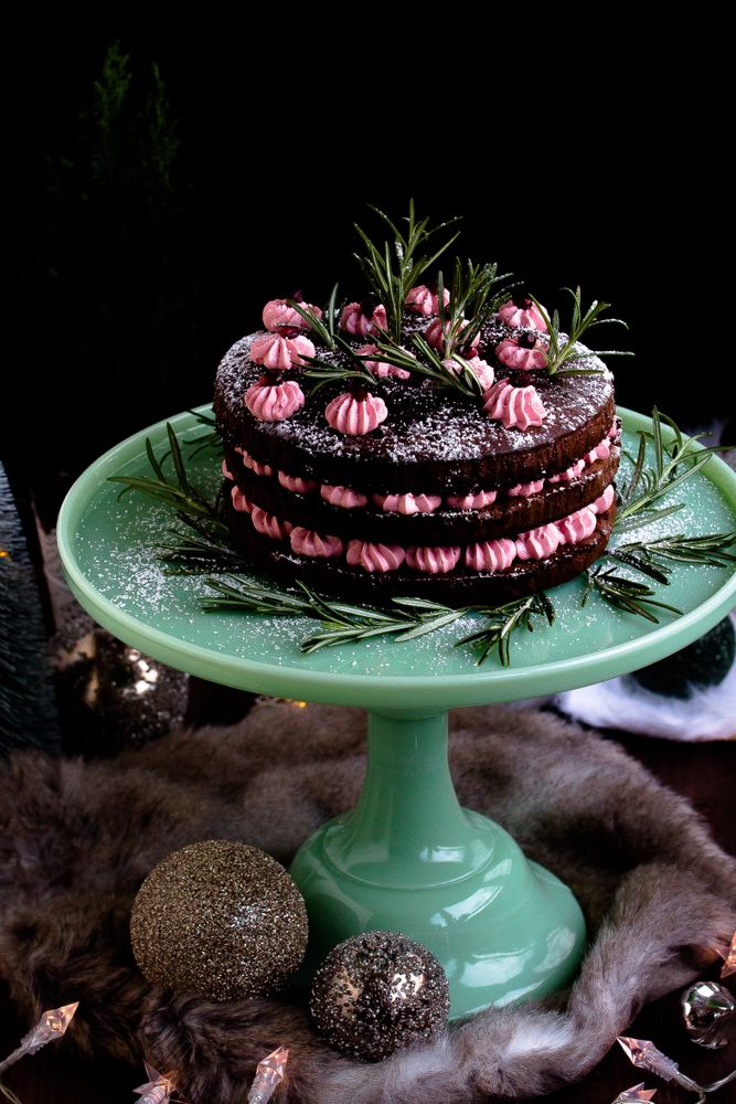 Rezeptbild: Kaffeetorte mit Granatapfel Swiss Meringue Buttercreme