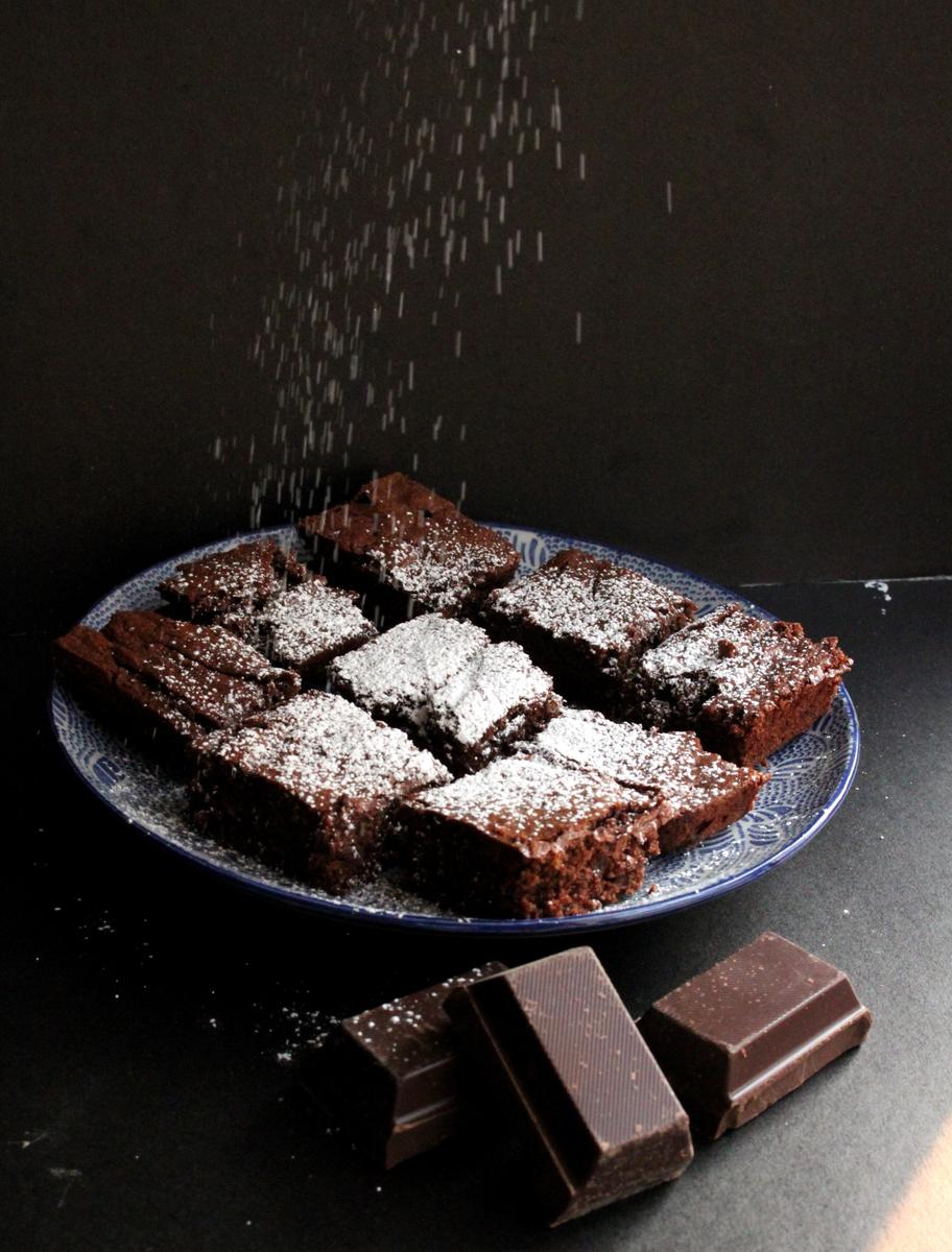 Rezeptbild: Basler Schoggitorf - Swiss Brownies