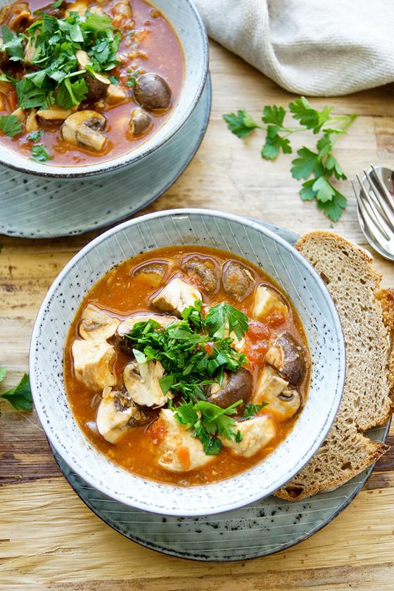 Rezeptbild: Herbstlicher Eintopf mit Huhn und Pilzen
