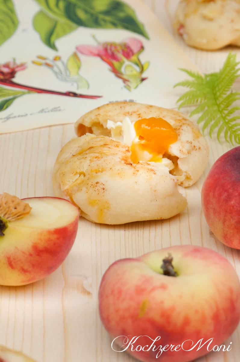 Rezeptbild: Quarkbrötchen mit wildem Bergpfirsich