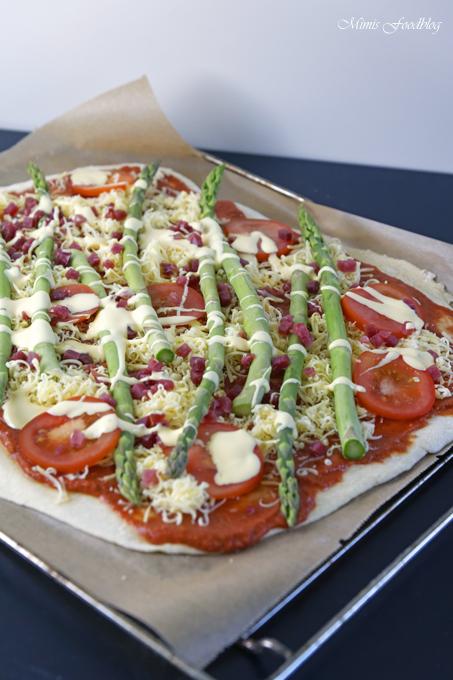 Rezeptbild: Grüne Spargelpizza mit Dinkelboden ~ Start in die Spargelsaison