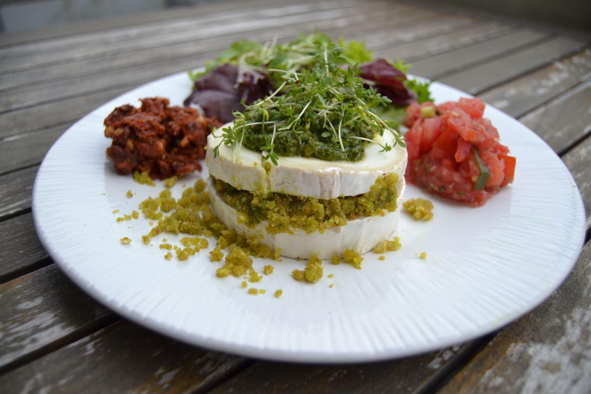 Rezeptbild: Gefüllter Ziegenkäse mit Pistazien - Pesto 