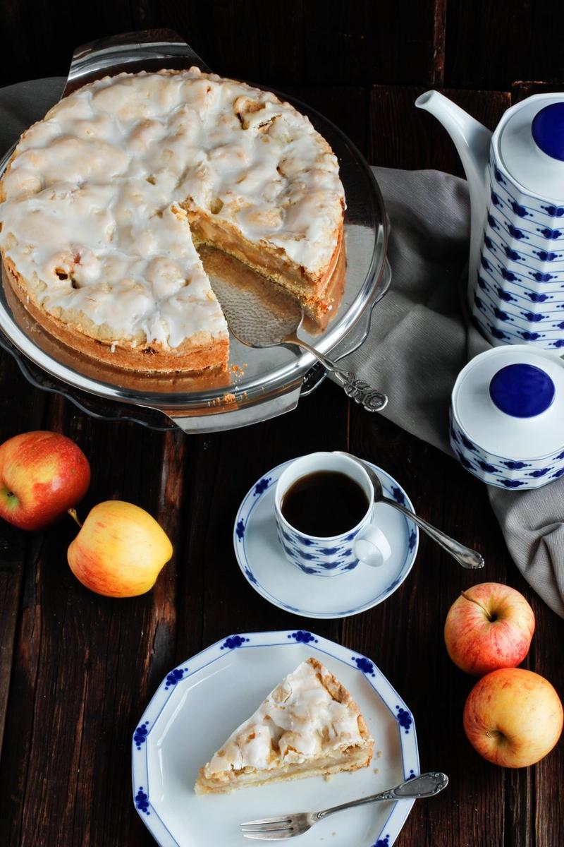 Rezeptbild: Saftiger Apfelkuchen Rezept mit Glasur