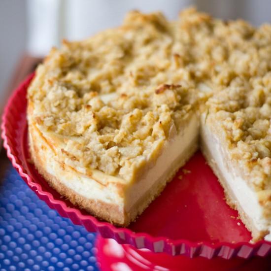 Rezeptbild: Vanille-Cheesecake mit Apfel-Streuseln