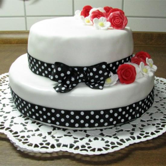 Rezeptbild: zweistöckige Hochzeitstorte