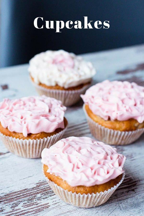 Rezeptbild: BLUMEN CUPCAKES MIT MASCARPONE UND QUARK CREME