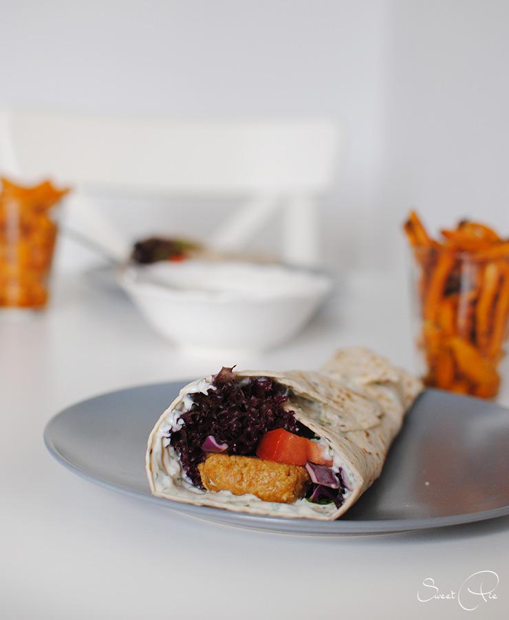 Rezeptbild: Falafel Wrap mit Süßkartoffel Pommes