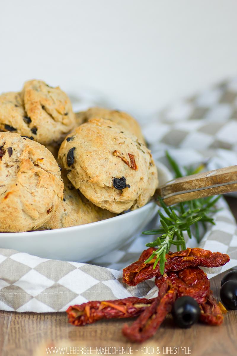 Rezeptbild: Mediterrane Brötchen zum Grillen