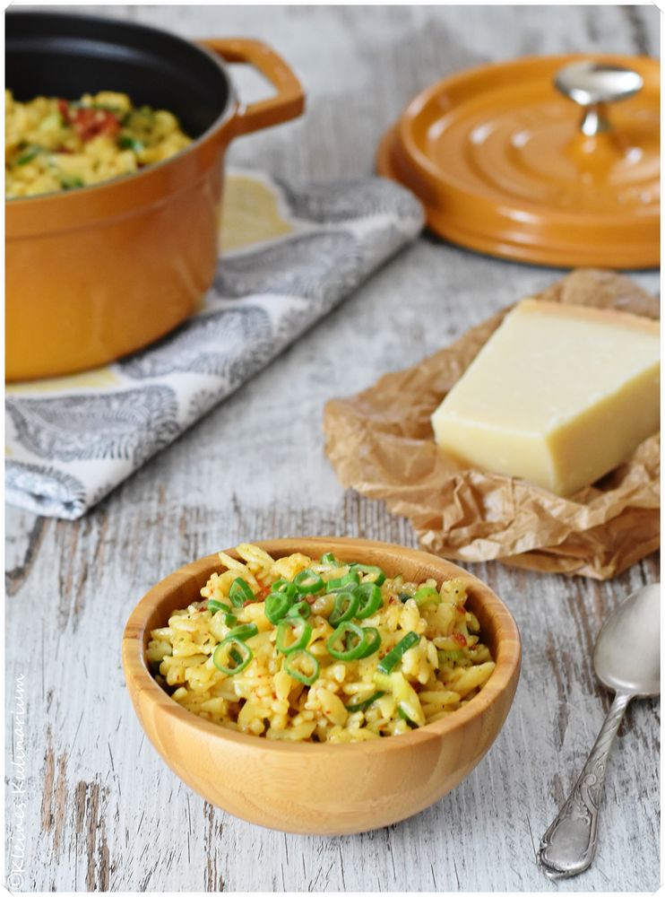 Rezeptbild: Pastasotto mit getrockneten Tomaten und Frühlingszwiebeln