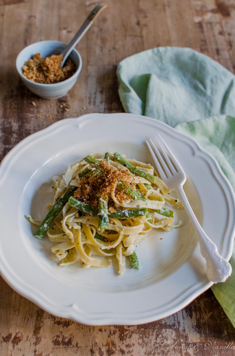 Rezeptbild: grüne Bohnen mit Zitronenpasta und Knoblauchbröseln