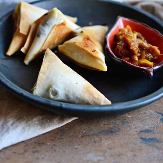 Rezeptbild: Ziegenkäsedreiecke mit Feigenchutney