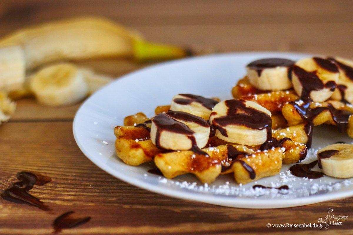 Rezeptbild: Bananenwaffeln mit Schokoladensauce