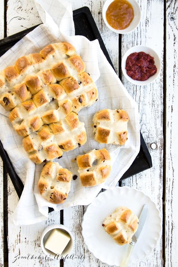 Rezeptbild: Hot Cross Buns - fruchtig und lecker