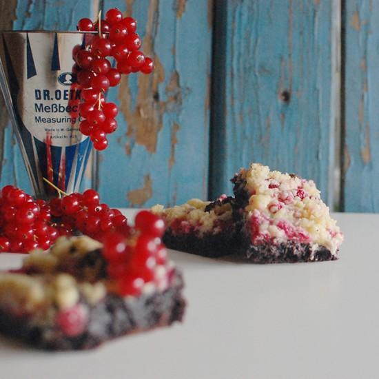 Rezeptbild: Johannisbeer Streußel Brownie