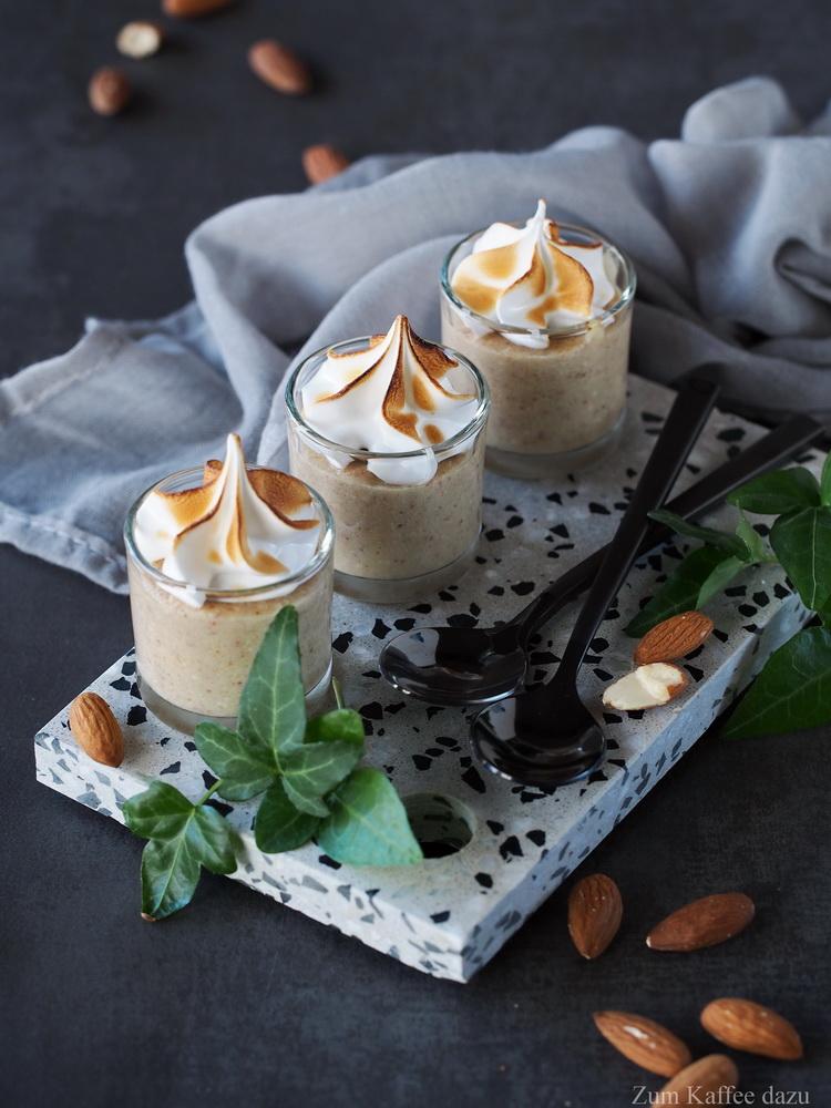 Rezeptbild: Mandelpudding mit Marshmallow und Zimt