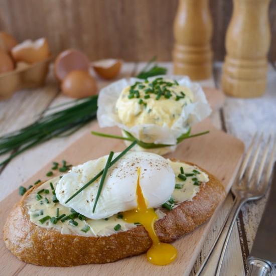Rezeptbild: Röstbrot mit pochiertem Ei...