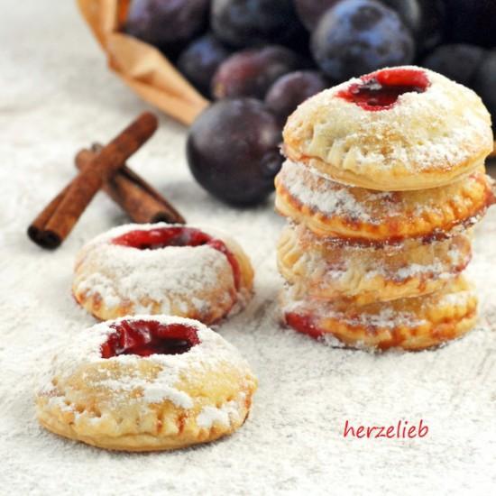 Rezeptbild: Handpies mit Pflaume und Mascarpone