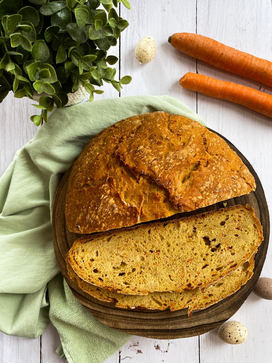 Rezeptbild: Knuspriges Karottenbrot - Wie vom Bäcker