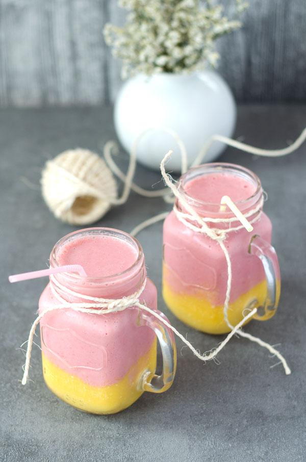Rezeptbild: Mango-Kokos-Erdbeer Smoothie