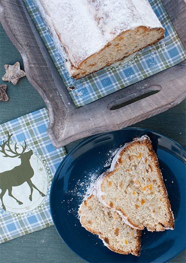 Rezeptbild: Aprikosen Quarkstollen