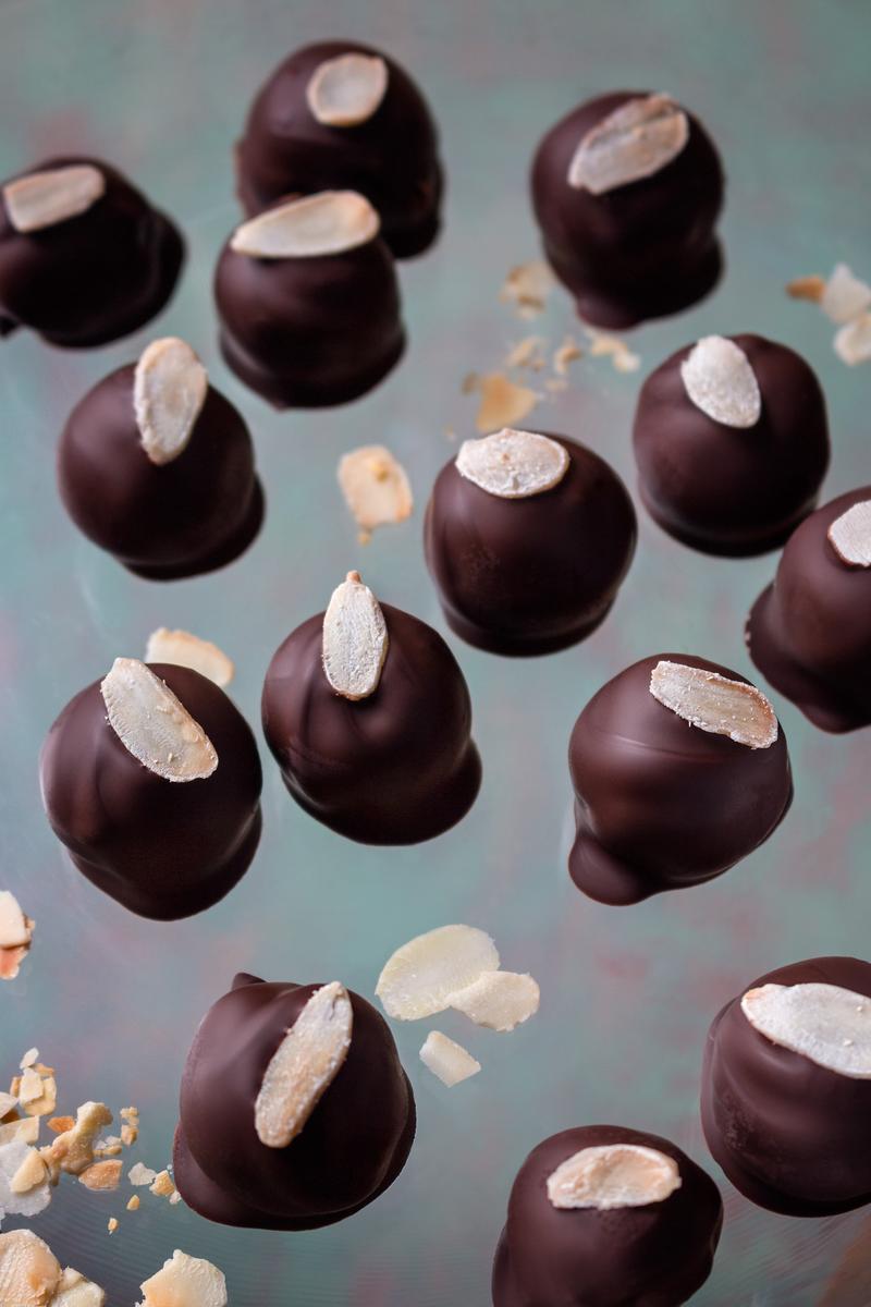 Rezeptbild: Ingwer-Marzipan-Pralinen