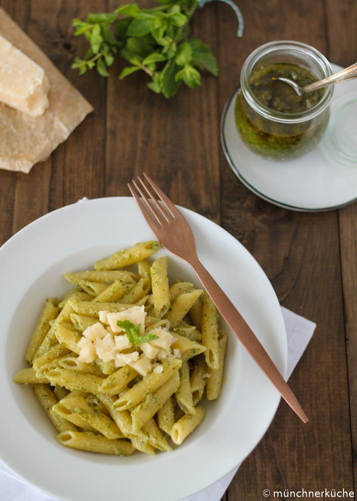 Rezeptbild: Walnusspesto mit Minze und Basilikum