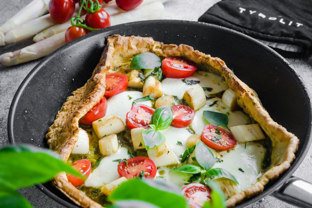 Rezeptbild: Dutch Baby Spargel Pizza