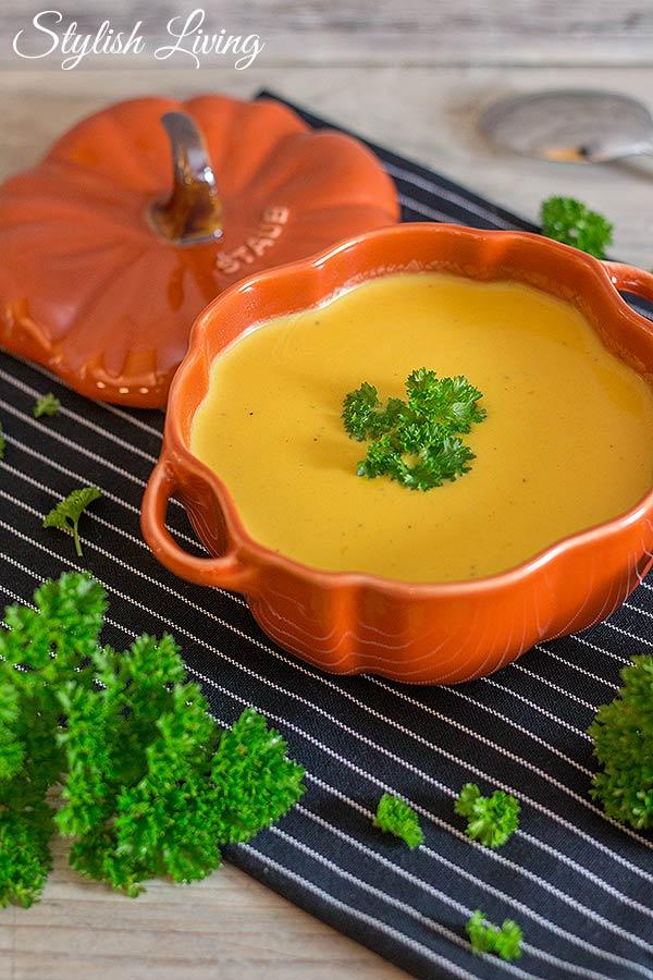 Rezeptbild: Butternut-Cremesuppe mit Kokosmilch