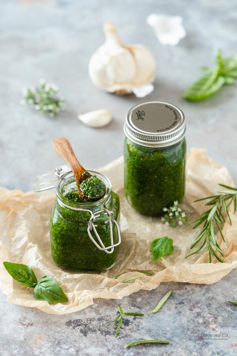 Rezeptbild: Mediterrane Kräuter-Gewürz-Paste