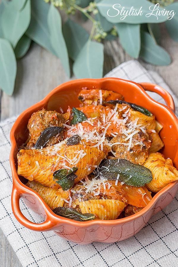 Rezeptbild:  Pasta mit Hackbällchen, Gemüse und Tomatensauce