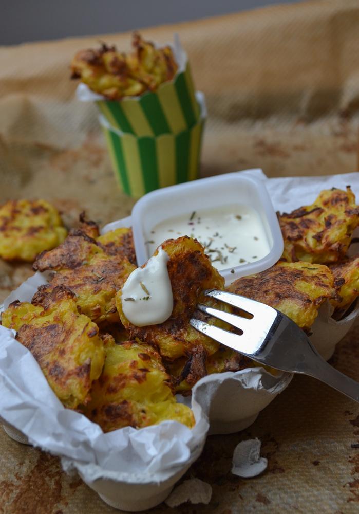 Rezeptbild: Tater Tots mit Knoblauch-Zitronen-Dip