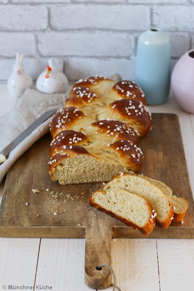 Rezeptbild: Hefezopf mit Hagelzucker