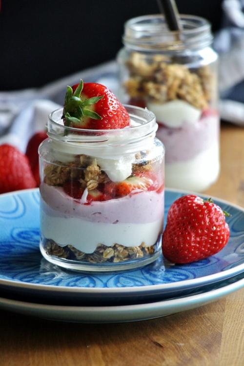 Rezeptbild: Kokos - Erdbeer - Schichtdessert
